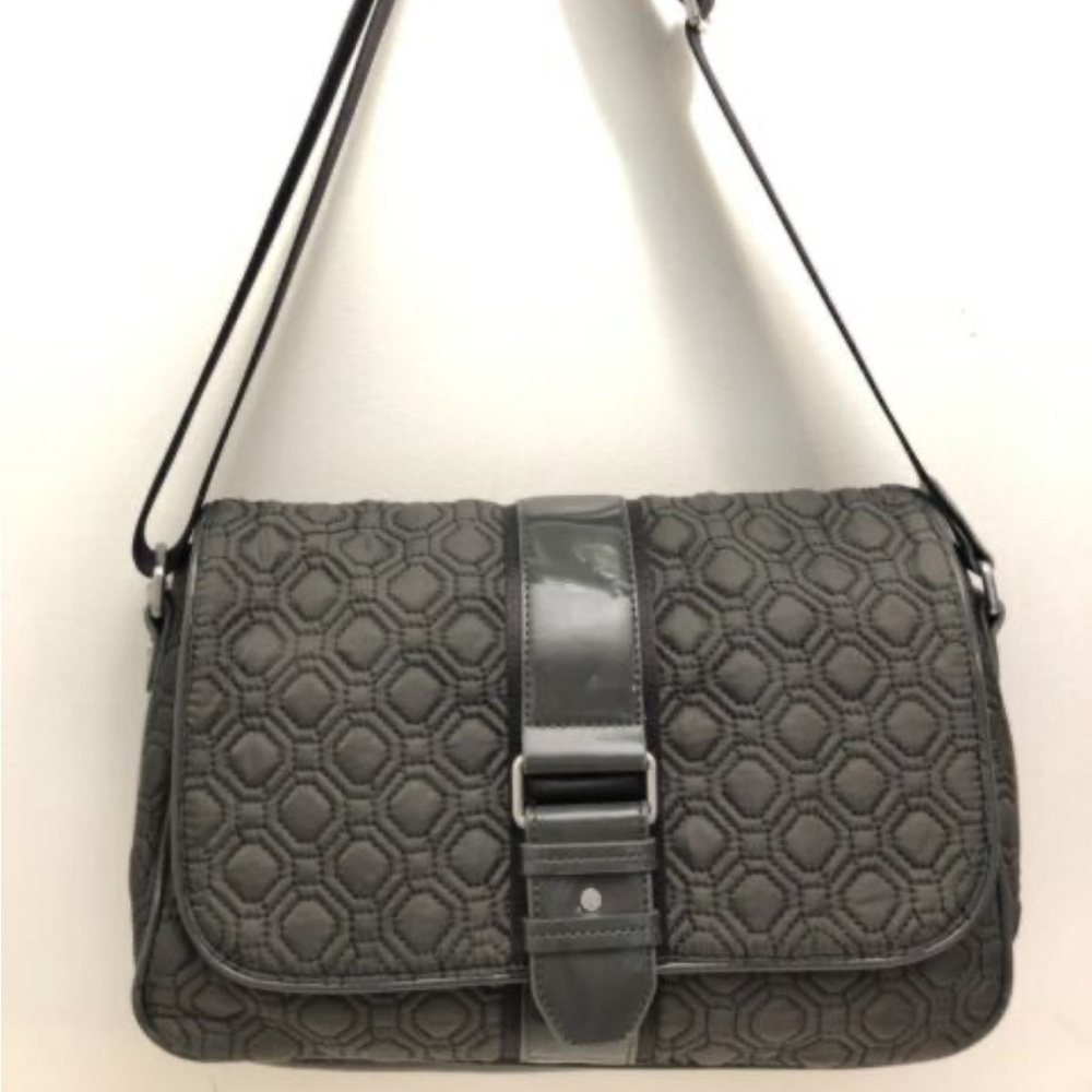 Like New Vera Bradley Gray crossbody purse w/ adjustable strap